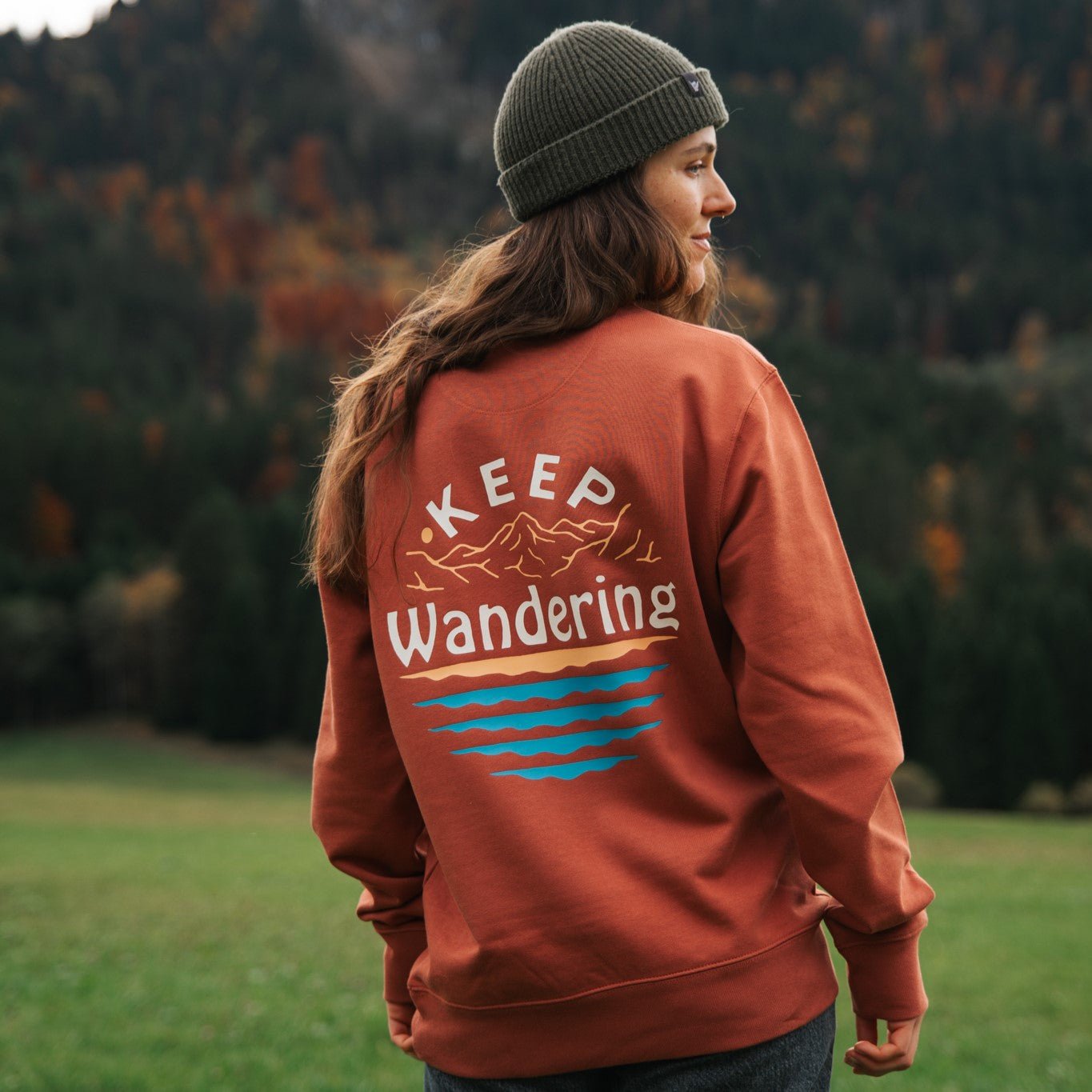 Organic "Keep wandering" Pullover Sweatshirt