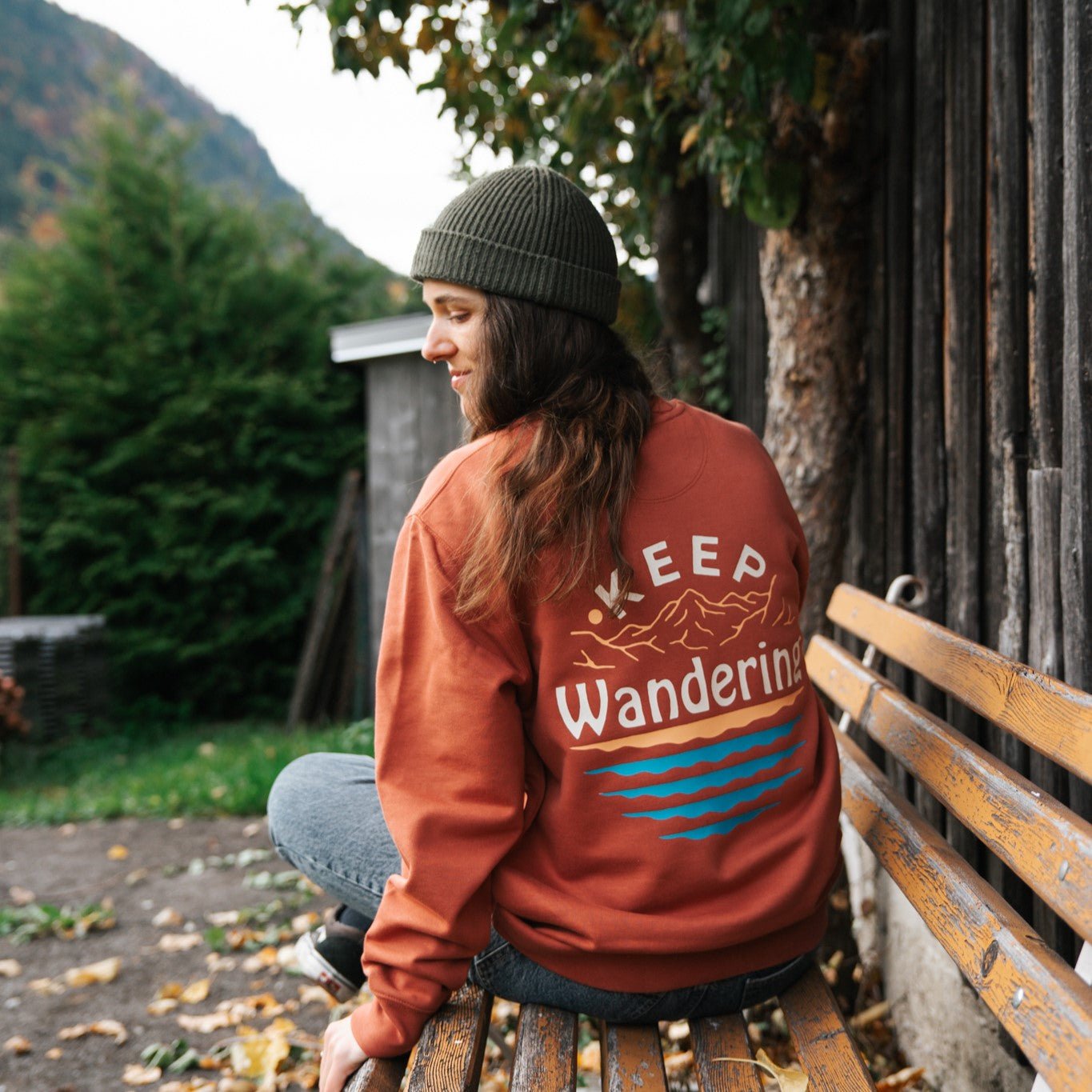 Organic "Keep wandering" Pullover Sweatshirt