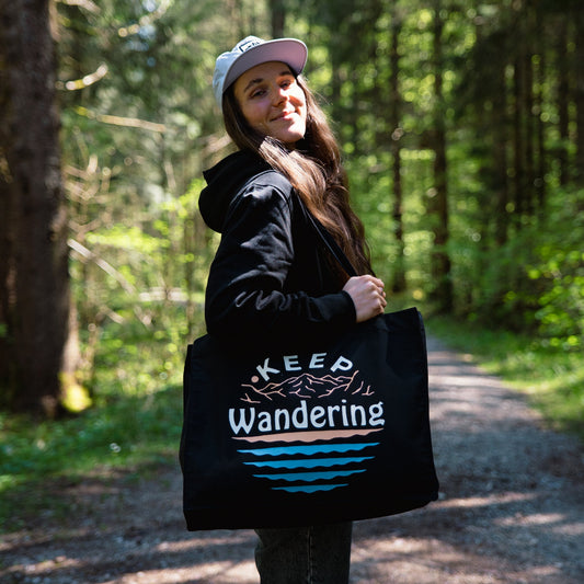 "Keep wandering" Tote Bag