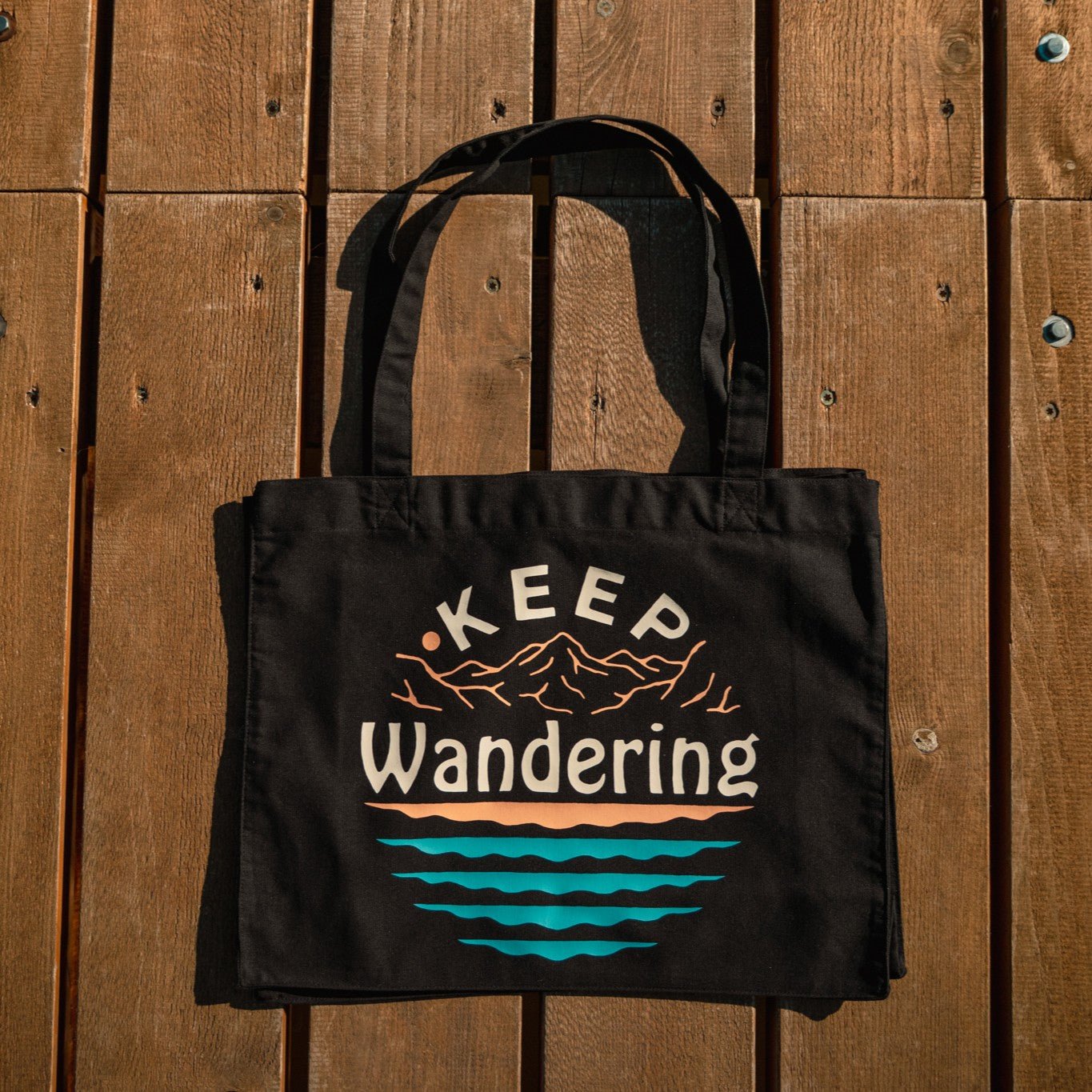 "Keep wandering" Tote Bag
